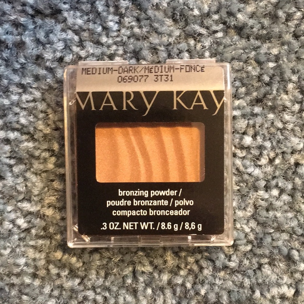 Mary Kay medium-dark powder bronzer